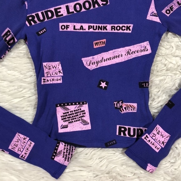 Daydreamer RUDE LOOKS COLD SHOULDER THERMAL GRAPHIC CROP Top - Picture 9 of 13